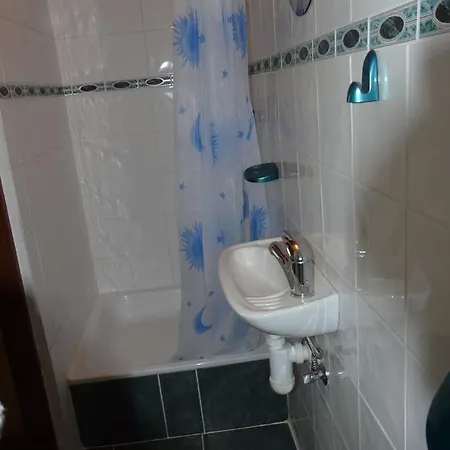 Lena Quarto em Acomodações Particulares *